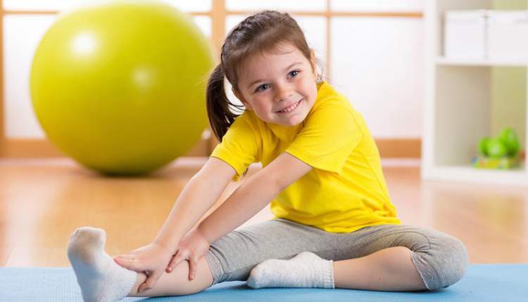 فعالیت‌های ورزشی در قالب بازی از دوران نوزادی آموزش داده شوند